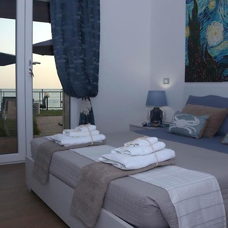 アンツィオ Sunset House Bed & Breakfast エクステリア 写真