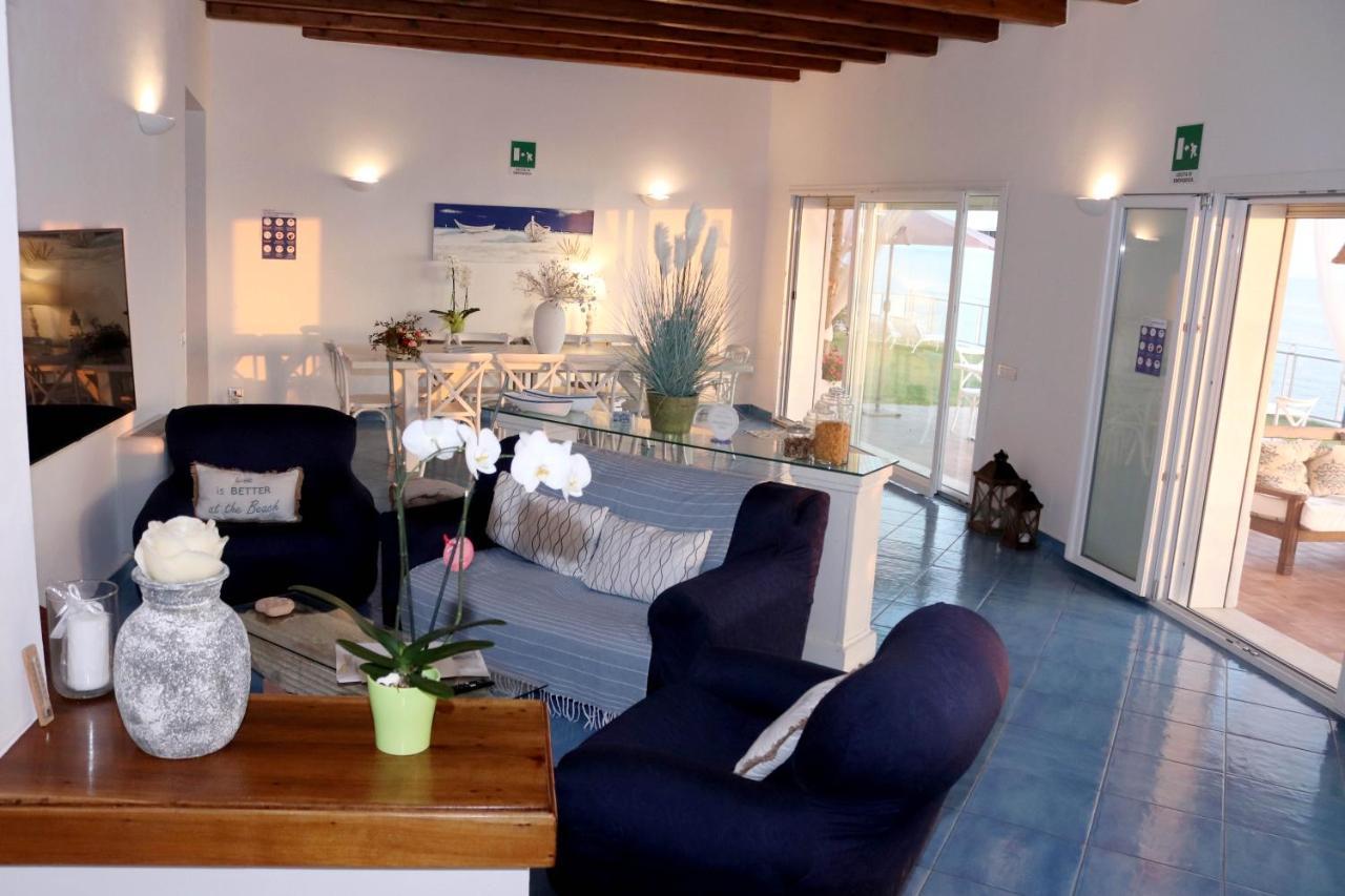 アンツィオ Sunset House Bed & Breakfast エクステリア 写真