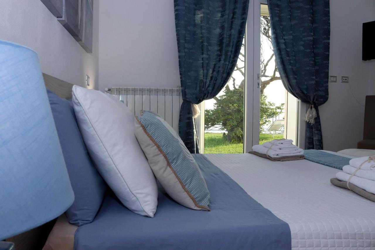 アンツィオ Sunset House Bed & Breakfast エクステリア 写真